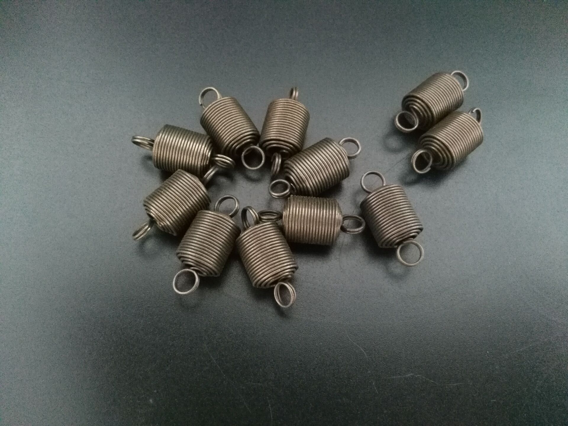 拉伸彈簧有什么特點?